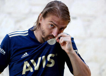 Caner Erkin’in Twitter beğenisi tartışma yarattı: ‘Benim ufaklık yaptı’