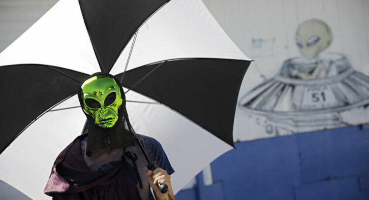 Pentagon, merakla beklenen UFO raporunu yayınladı