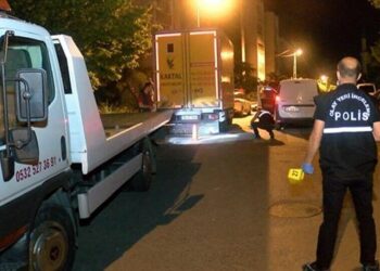 İstanbul Maltepe’de iki grup arasında kalaşnikoflu çatışma