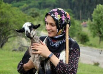 ‘Köylü Kızı Nurgül’ün takipçi sayısı 100 bine yaklaştı