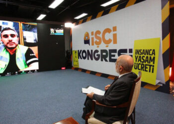 Karamollaoğlu, partisinin ‘İşçi Kongresi’nde konuştu