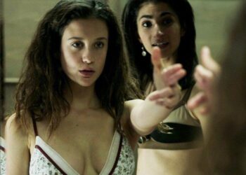 La Casa de Papel’in yıldızı üstsüz pozuyla dikkatleri üzerine çekti