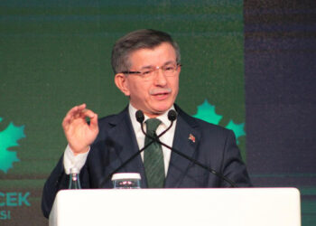 Davutoğlu: ‘Hamdolsun bu konu gündeme gelmedi’ demek acziyettir
