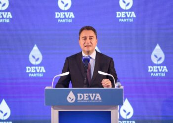 Ali Babacan’a büyük şok! DEVA Partisi birbirine girdi