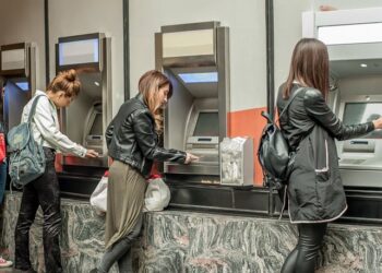 Sizin de başınıza gelebilir:  ATM’den 30 lira çekti, 7 bin lirası gitti!