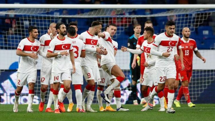 Milli takımda kavga çıktı: İki yıldız birbirine girdi!