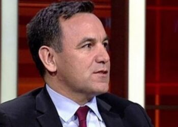 Deniz Zeyrek çift maaş ve fazlasını alan bürokratların ortak özelliklerini yazdı