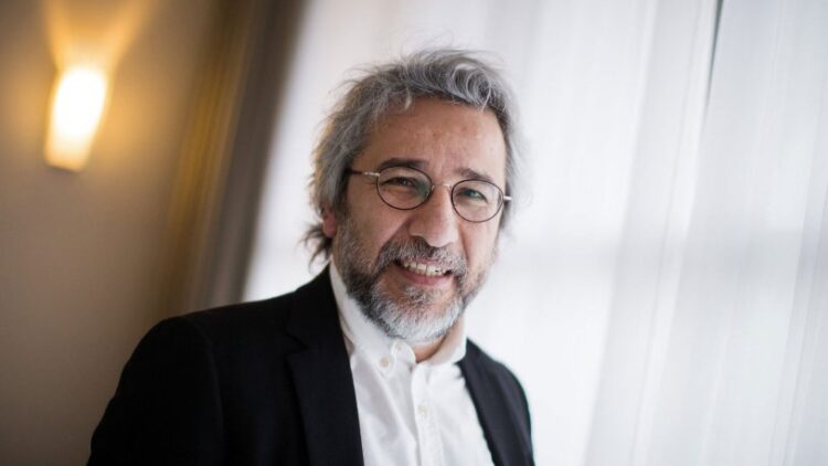 Can Dündar için kırmızı bülten çıkarıldı