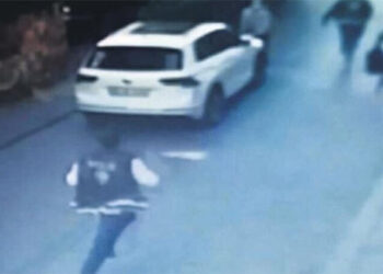 Cinsel ilişki için anlaştığı kadın tarafından silahı çalınan polis dehşet saçtı!