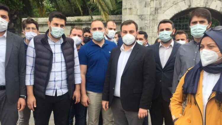 İBB’yi israfla suçlayan başkana, AKP’li yönetim lüks araç tahsis etmiş