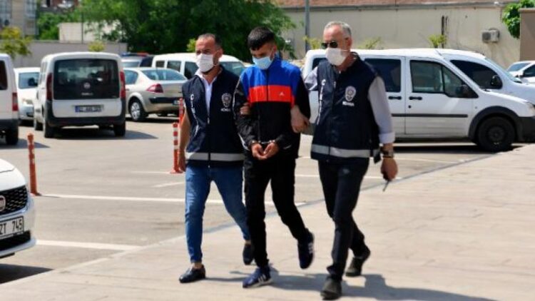 Kavgada kurtarmak istediği ağabeyini öldürdü!