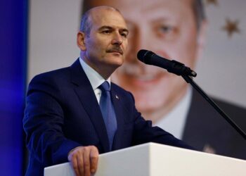 AKP’de ‘mafyadan 10 bin dolar alan siyasetçi’ krizi: Soylu’ya çağrı yapıldı