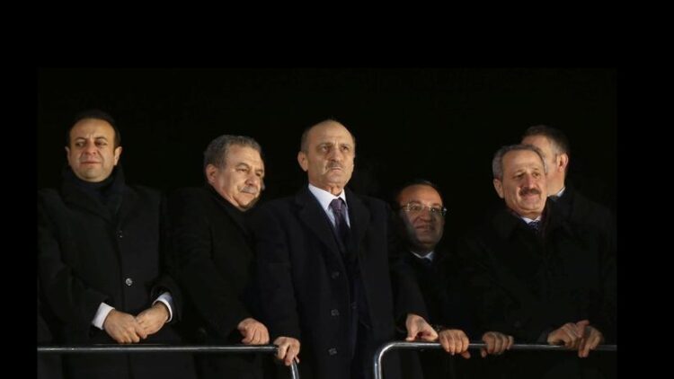 Bomba iddia: 17-25 Aralık’ta 3 bakan Davutoğlu ve Erdoğan’ı tehdit mi etti?