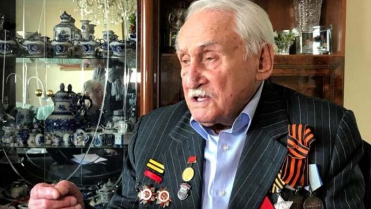 Auschwitz’i kurtaran son Kızıl Ordu askeri yaşamını yitirdi