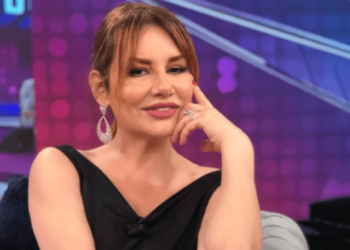 Deniz Seki bikinili pozuna yaptığı photoshopla sosyal medyanın diline düştü