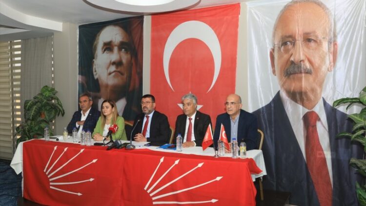 CHP’li Veli Ağbaba: Partilerin kapatılmasını kabul etmiyoruz