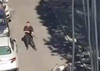 Kızını parka götüren babayı öldüren şehir eşkıyalarının çatışması kamerada