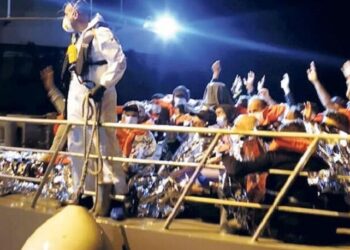 Türk kaptan 97 göçmeni kurtardı: Göçmenler isyana kalkıştı!