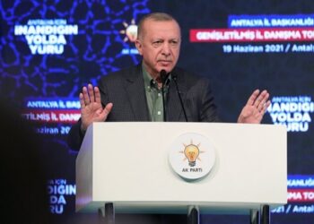Erdoğan’dan AKP’ye sert uyarılar: Bırakın gidenler gitsin