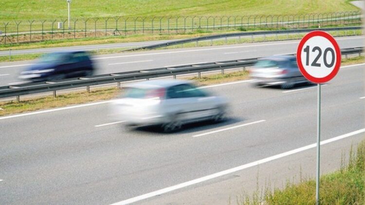 Otoyollardaki hız limiti hakkında yeni düzenleme