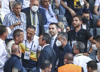 Fenerbahçe kongresinde gerginlik