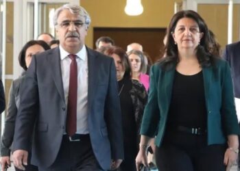 HDP: Eş genel başkanların telefon görüşmeleri dinlenmiş