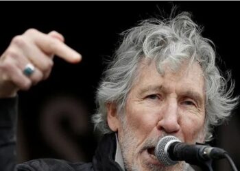 Roger Waters’tan Mark Zuckerberg’e ret