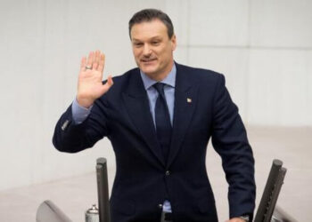 Alpay Özalan’ın paylaşımı sosyal medyada tepki çekti!