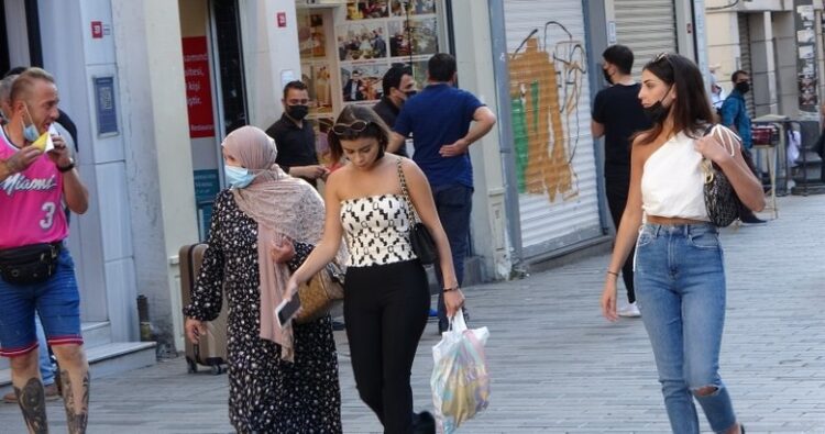 İstiklal Caddesi pandemi öncesi günlerine döndü