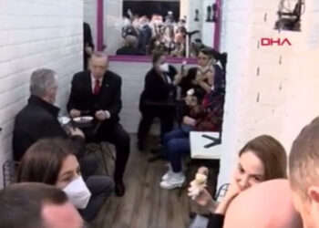 Erdoğan’ın korumasından vatandaşa ‘bacak’ uyarısı