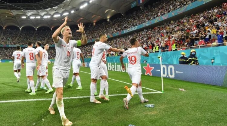 Nefes kesen maçta çeyrek finali penaltılarla İsviçre aldı