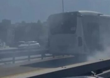 Metrobüste yangın paniği