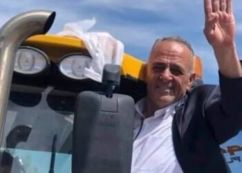 AK Partili başkan adayı TBB’nin hibe ettiği araçla poz verdi