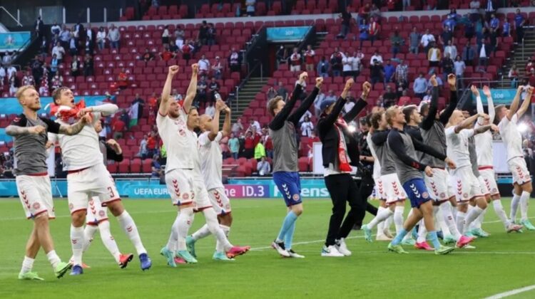 EURO 2020’de ilk çeyrek finalist Danimarka oldu