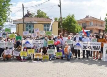 Karaayıt sakinleri meraları için eylemde