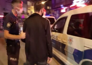 Müzik yasağını protesto ederken gözaltına alınan Ağaçkakan serbest bırakıldı