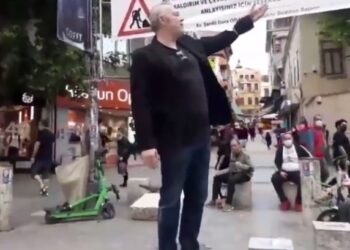 Levent Üzümcü’den iktidara ‘şiirli’ protesto