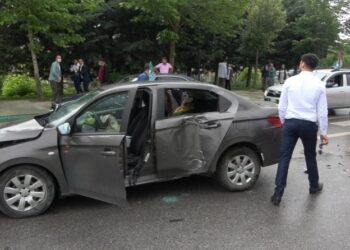 Davutoğlu’nun konvoyunda kaza! 2 yaralı