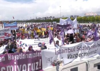Binlerce kadın Maltepe’de buluştu: ”İstanbul Sözleşmesi’nden vazgeçmiyoruz”