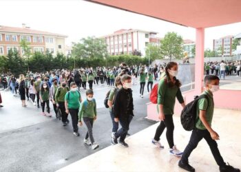 Ortaokul ve liselerde yüz yüze eğitim başladı