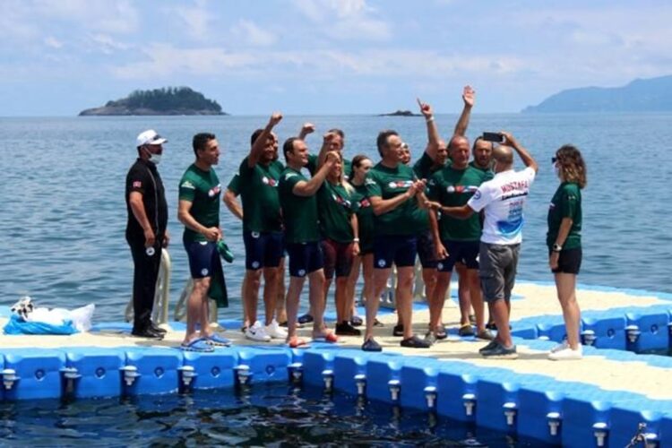 Dünya sağlık çalışanları için Soçi’den Giresun’a yüzdüler
