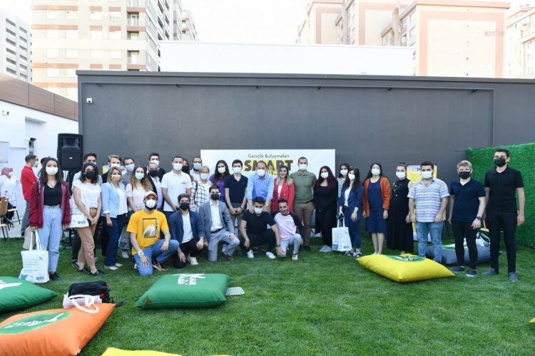 Beylikdüzü Belediye Başkanı Çalık, SMART’ta gençlerle buluştu