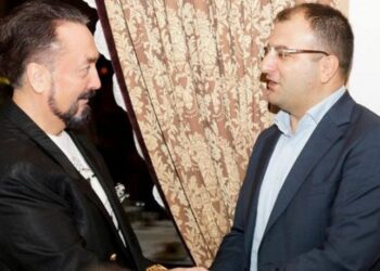 Adnan Oktar’ın evinde şoke eden ‘Cem Küçük’ belgeleri!