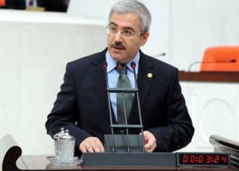 AKP’li eski vekile Kızılay’dan maaş!