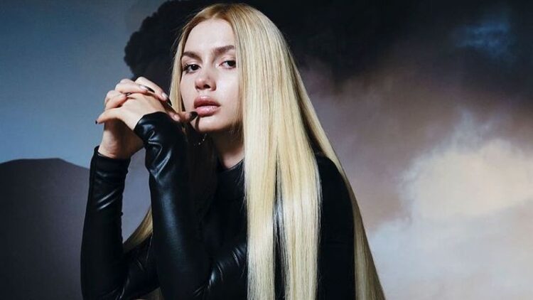 Aleyna Tilki’den, müzisyenlere destek