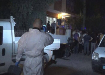 İzmir’de korkunç cinayet: Misafirler ‘ağır bir koku’ alınca fark edildi…