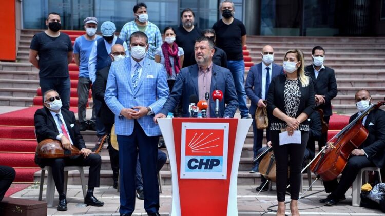 Ağbaba: İktidar, sahne, sanat ve eğlence sektörüne savaş açtı