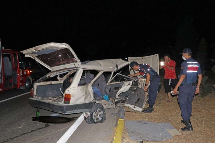 Feci kaza: Ölü ve yaralılar var