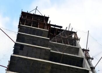 İskeleden düşen iki işçi öldü, iki işçi yaralandı