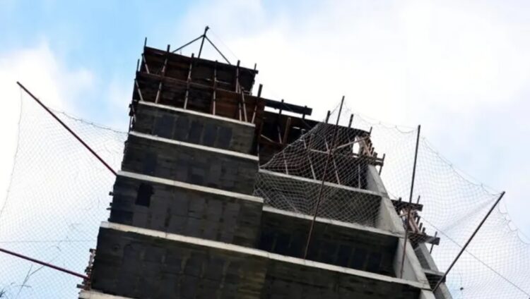 İskeleden düşen iki işçi öldü, iki işçi yaralandı